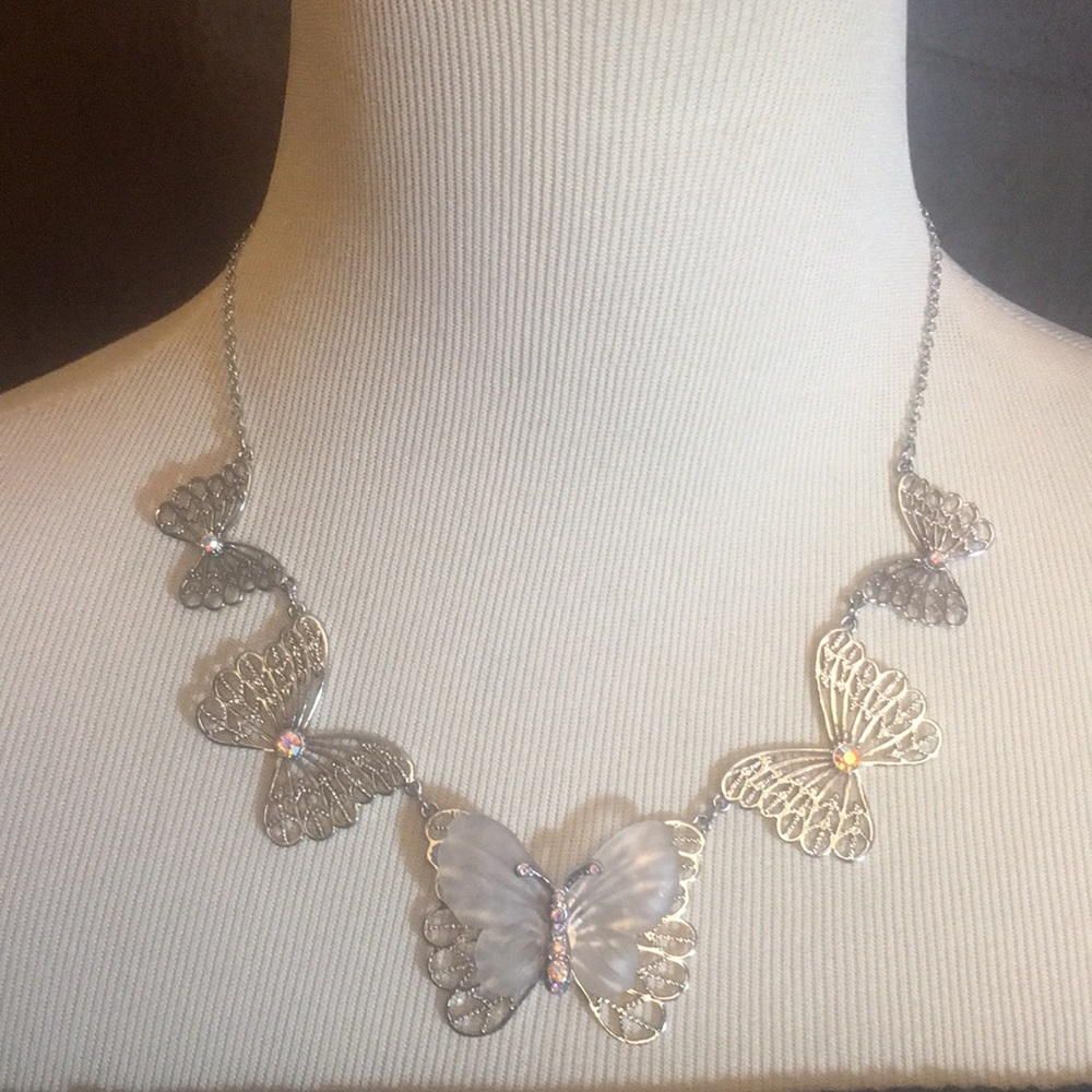 Charming Charlie iridescent butterfly necklace - Picture 1 of 2